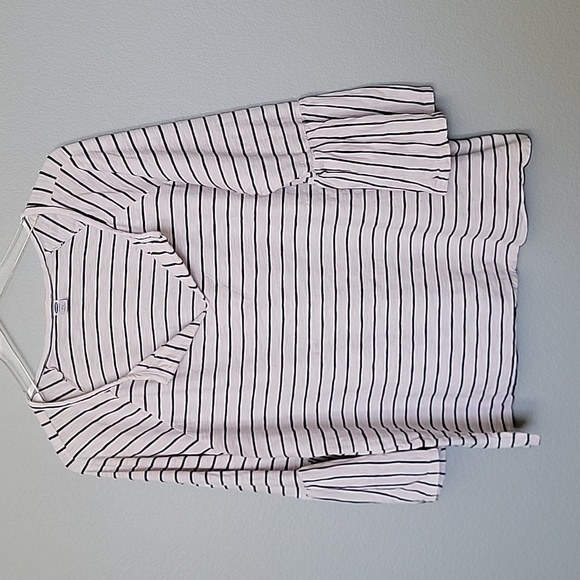 Old Navy XXL striped top with bell sleeves - Picture 1 of 7